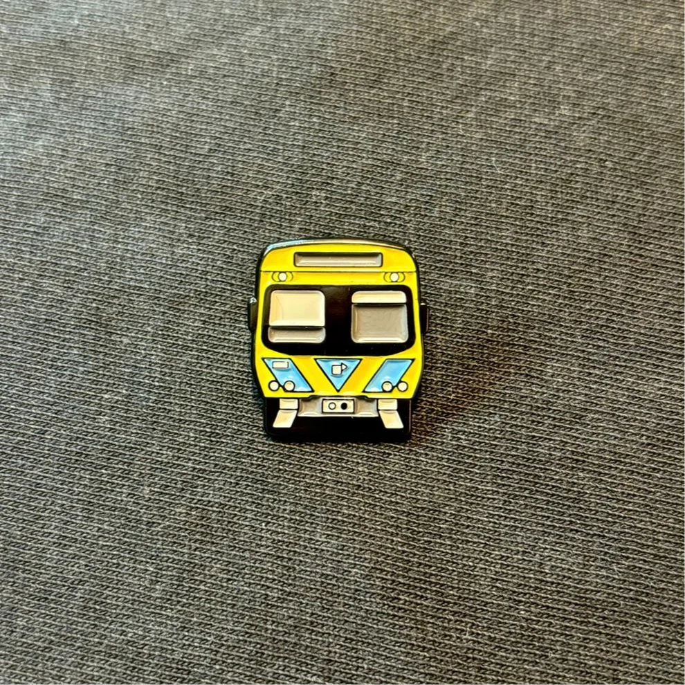 Enamel Train Pin - MEL Comeng image 0