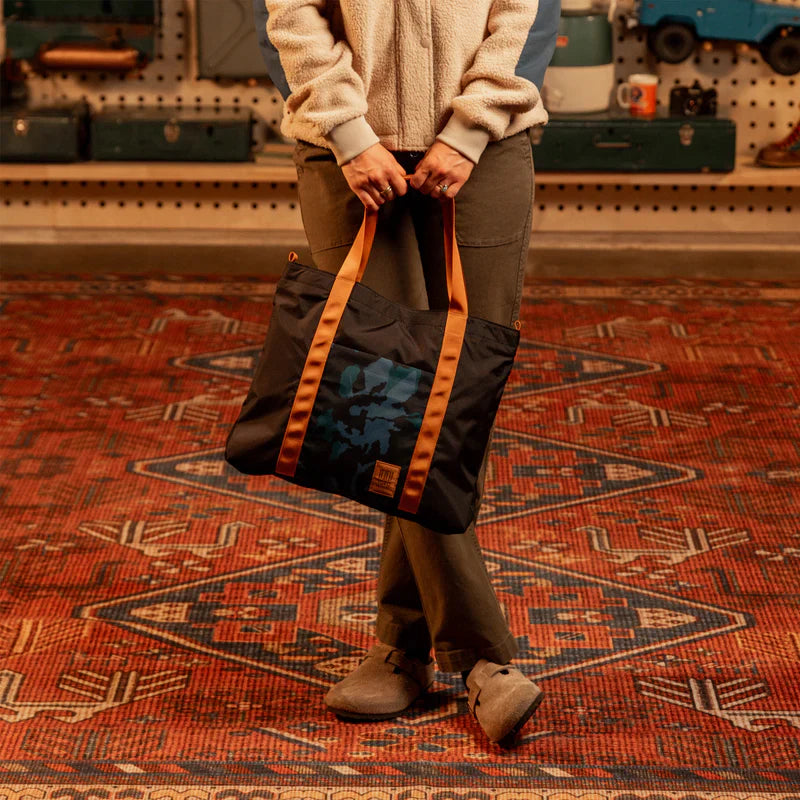 Mountain Essential Tote - Grid/Very Peri