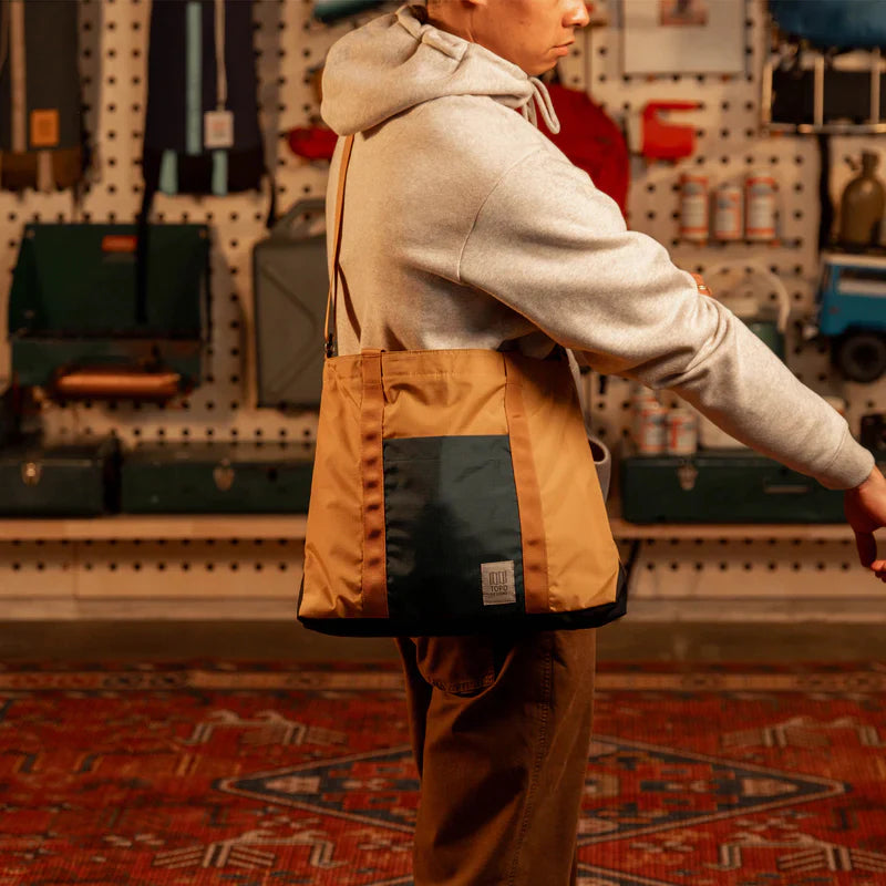 Mountain Essential Tote - Grid/Very Peri