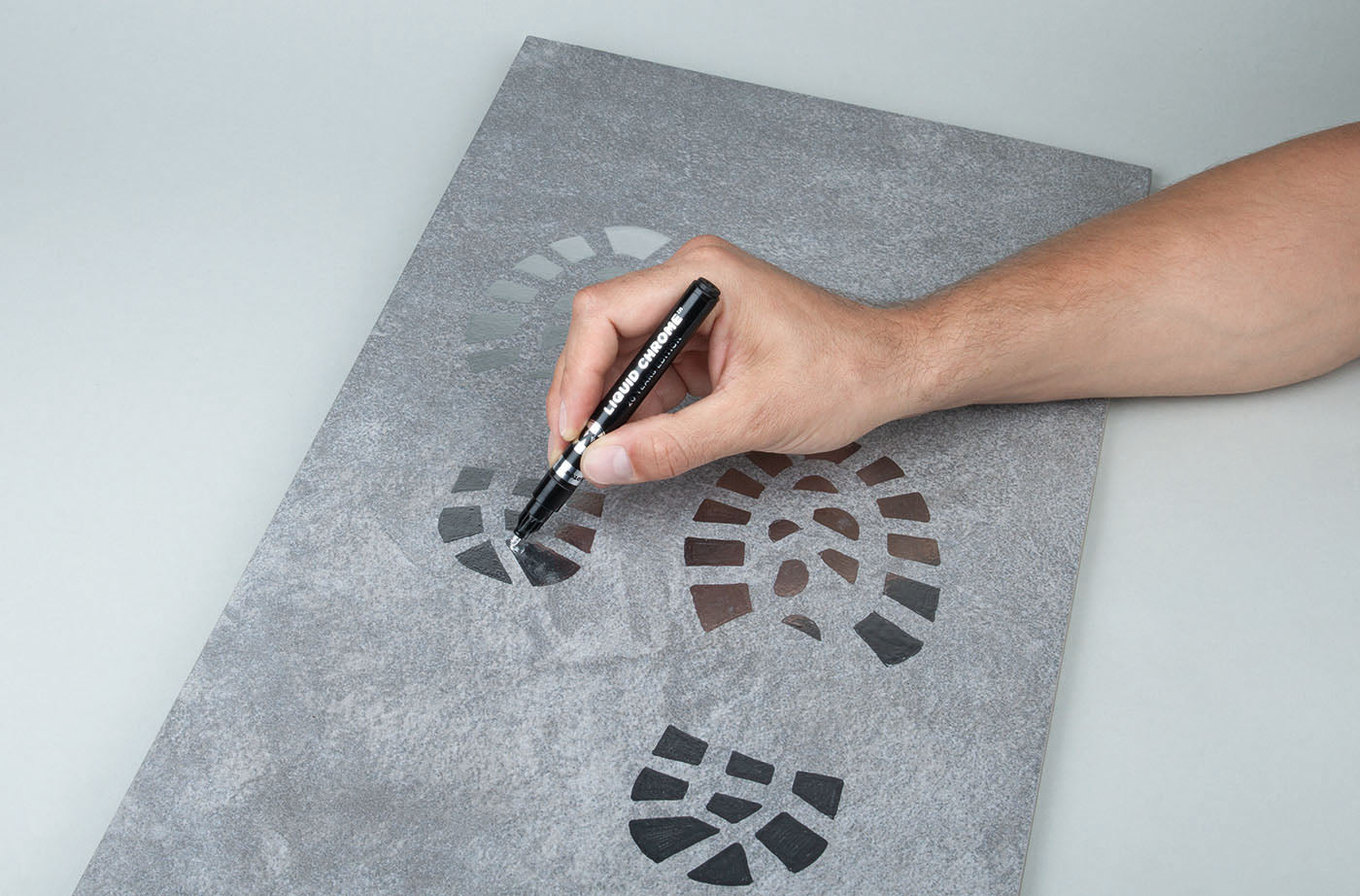 MOLOTOW Liquid Chrome Marker - 2mm image 3